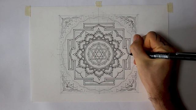 Drawing A Dotwork Yantra Mandala смотреть онлайн