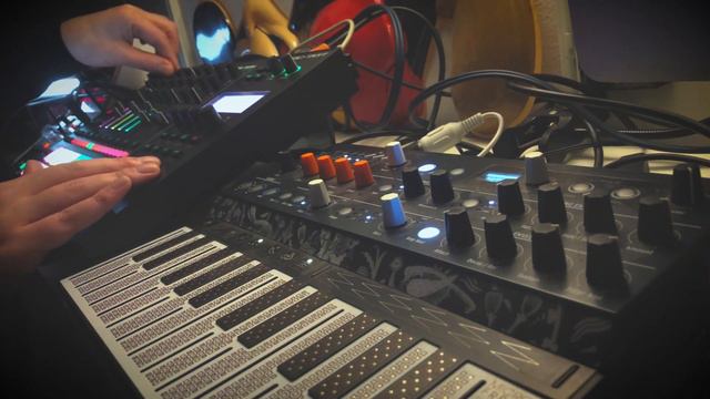 #JAMUARY2022 | 20 - ‘...And the kitchen sink’ - MC707 + Microfreak & Volcas смотреть онлайн