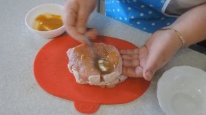 Стейки из карбонада. Свинина жаренная на сковороде гриль.
