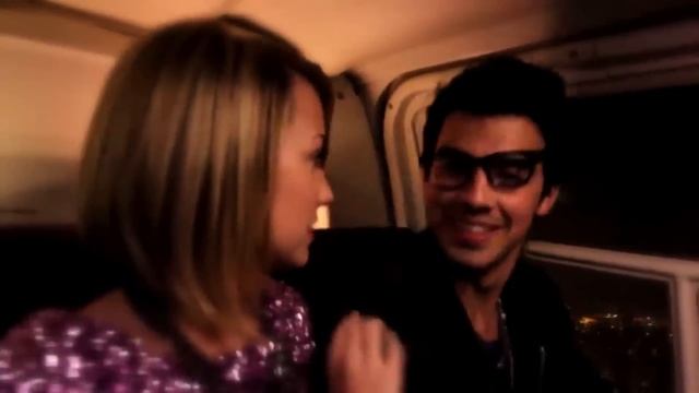 БРАТЬЯ ДЖОНАС: ненависть к Диснею, пиар Ника и Приянки, распад, кольца невинности, трудное детство смотреть онлайн