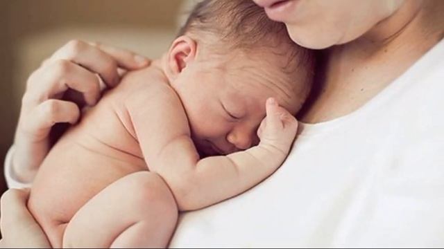 НОСИТЕ НОВОРОЖДЕННОГО РЕБЕНКА НА РУКАХ | Почему вы должны носить ребёнка на руках смотреть онлайн