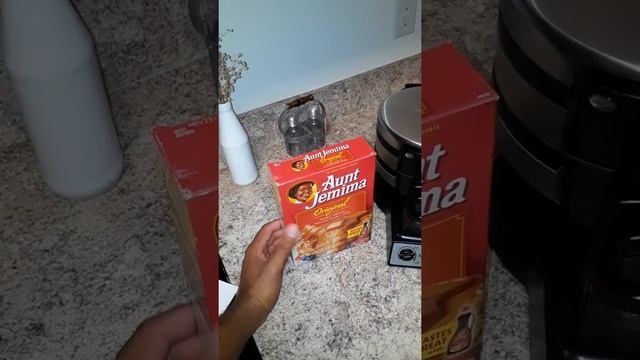 Farberware double flip waffle maker review смотреть онлайн