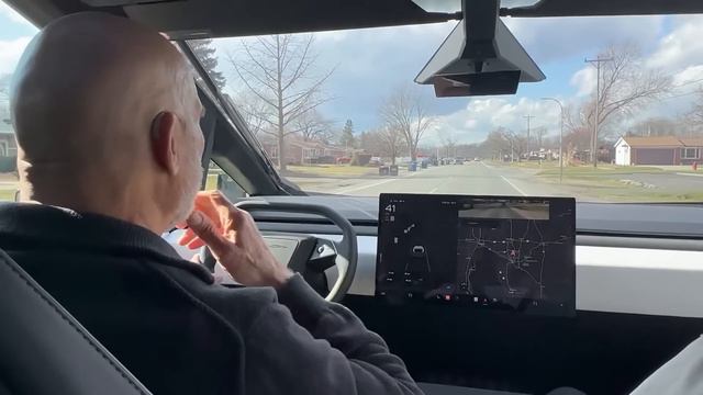 Ex-GM Truck Exec Rates the Tesla Cybertruck смотреть онлайн