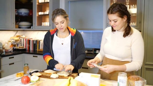 Thanksgiving Themed Lunch Idea for Kids | Dictator Lunch with Jenny Mollen x Health Chef Julia смотреть онлайн