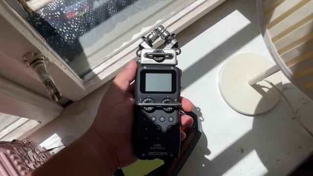 Which? Zoom H5 or the Zoom H4n Pro? смотреть онлайн