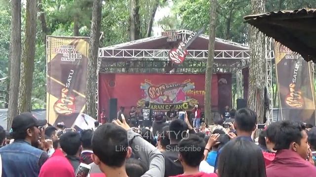 Jaran Goyang Nella Kharisma di Pemandian Tasnan Bondowoso смотреть онлайн