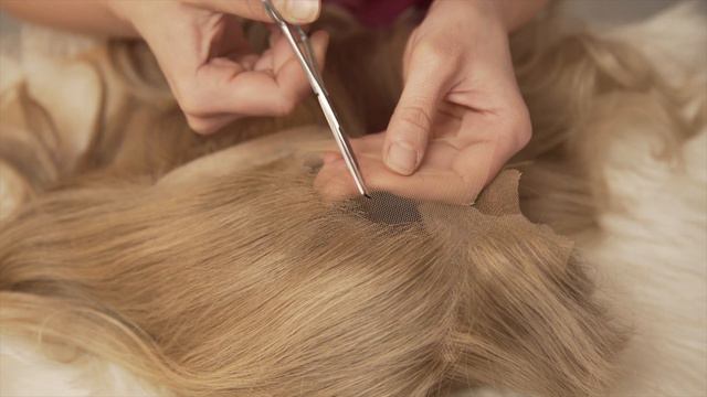 How To Cut The Lace On Your New Wig! смотреть онлайн