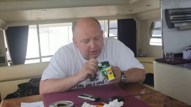Неудачная попытка лишить себя зрения :-) смотреть онлайн