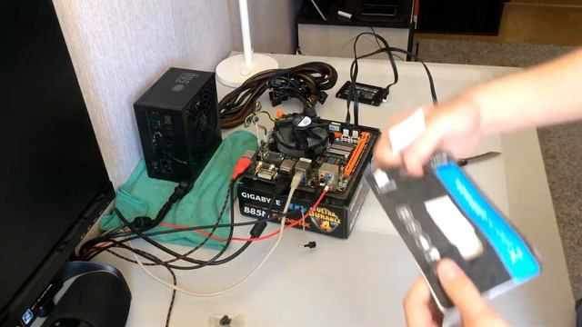 Посылка с Computeruniverse и их ПРЕМИУМ доставка SSD samsung и блок питания. Corsair Voyager 128gb смотреть онлайн