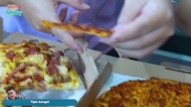 BATTLE MENU PIZZA HUT VS DOMINO'S PIZZA !! ENAKAN MANA YA ?? смотреть онлайн