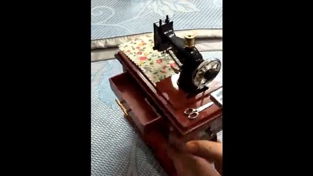 Музыкальная шкатулка в виде швейной машинки. смотреть онлайн