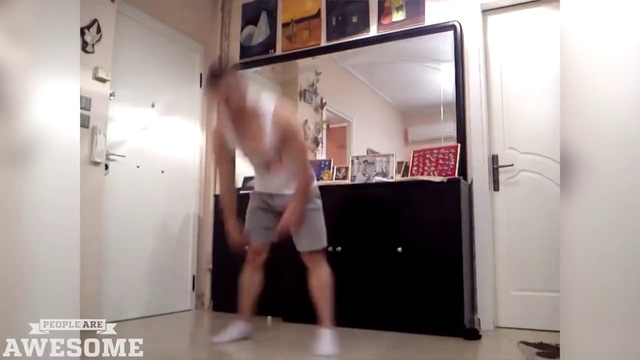 Очередная подборка зрелищных трюков смотреть онлайн