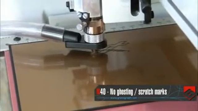 Гравировка на двухслойном пластике: станок Gravograph M40 смотреть онлайн