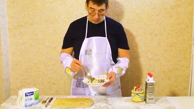 Очень вкусный и полезный Салат . Из осьминогов , мидий и кальмаров. смотреть онлайн