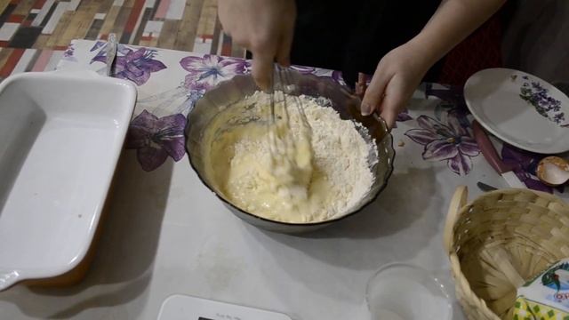 Заливной пирог с капустой и консервой. смотреть онлайн