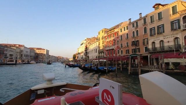 Большой канал на рассвете. Canale Grande смотреть онлайн