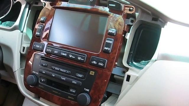 How to Remove Radio / CD Changer / Navigation Display from 2006 Toyota Highlander for Repair смотреть онлайн