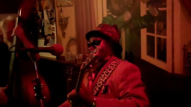 Little Freddie King at The Apple Barrel смотреть онлайн