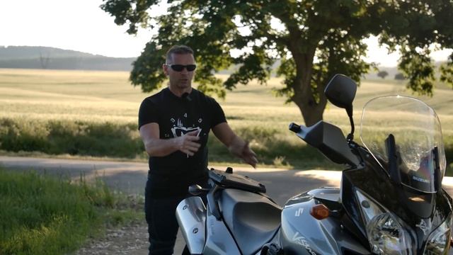 Suzuki DL650 V-Strom (2008) - Kis vihar a biliben смотреть онлайн