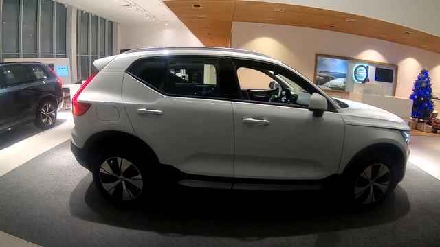 2021 Volvo XC40 - Best Small Premium SUV смотреть онлайн