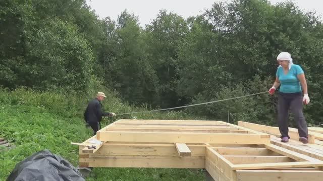 Строим каркасный дом для проживания своими руками (ч. 9). Правильная каркасная стена: процесс сборки смотреть онлайн