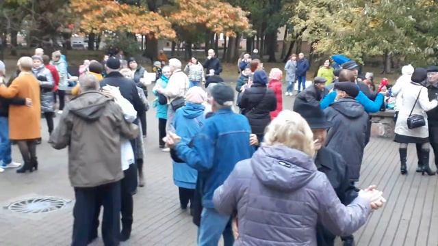 Две дороги???.Олег Орлов.15.10.2023.В Гомельском парке. смотреть онлайн