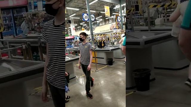 Отказ в покупке продуктов без маски. Продажа масок. Красноярск, гипермаркет "Лента". Часть 3 смотреть онлайн