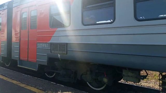 "Сборная солянка" ЭД4М-01009 С сообщением Кандры-Уфа прибывает на станцию благовар смотреть онлайн