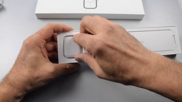Распаковка Apple Watch Series 7 Сияющая звезда смотреть онлайн