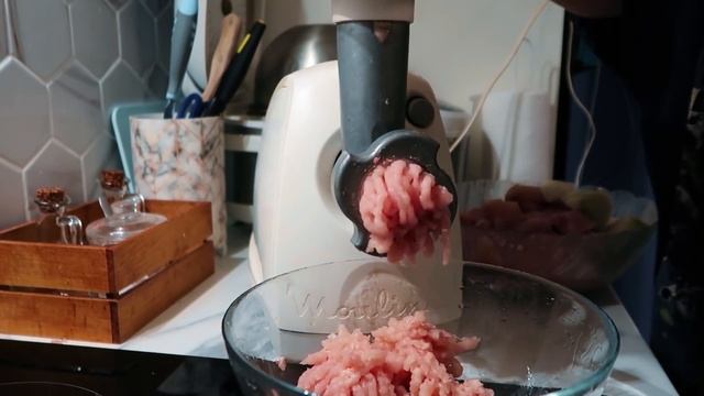 ?ЗАКУПКА ПРОДУКТОВ НА МЕСЯЦ С ЦЕНАМИ?ЗАГОТОВКА ПОЛУФАБРИКАТОВ В МОРОЗИЛКУ❄️СОЛИМ САЛО И КАРБОНАД смотреть онлайн