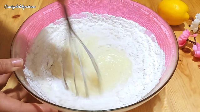 CAKE AU CITRON ET À LA CRÈME FRAÎCHE FACILE, vous ferez ce cake moelleux tous les jours, un délice смотреть онлайн