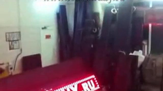 Красный монохромный экран смотреть онлайн