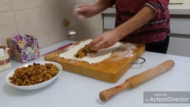 Мясной рулет со слоеного теста смотреть онлайн