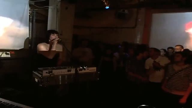 Emika live in the Boiler Room Berlin смотреть онлайн