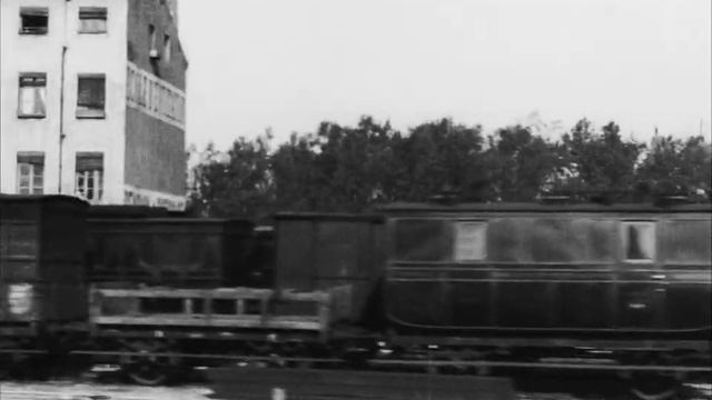 Lumière: Panorama de l’arrivée en gare de Perrache pris du train (1896) смотреть онлайн