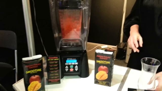 Preparation Fresh Fruit Express Smoothie Concept with Waring Blender смотреть онлайн