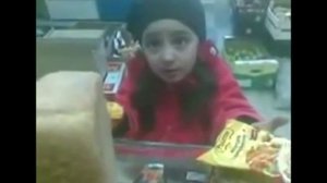 один свежий хлеб мягкий и три ролтона