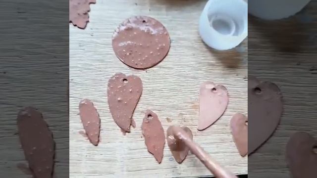 Делаю ожерелье с сердечками. Рабочий процесс горячая эмаль. Художник по металлу. смотреть онлайн