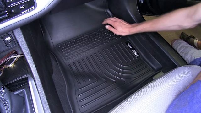etrailer | Husky Liners Floor Mat Review - 2018 Toyota Corolla смотреть онлайн