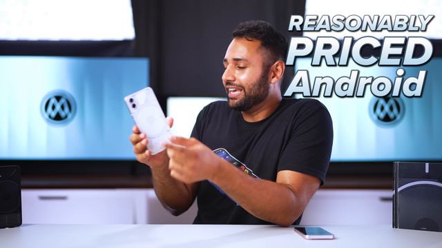 Nothing Phone (1) Review - ACTUALLY Better Than IPhone?