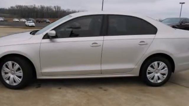 2012 Volkswagen Jetta Sedan 4dr Auto SE смотреть онлайн