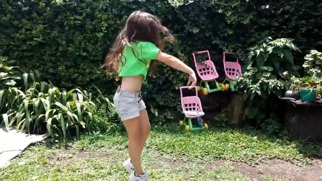 Zumba/Oriana Sabatini - Love Me Down Easy / Guada смотреть онлайн