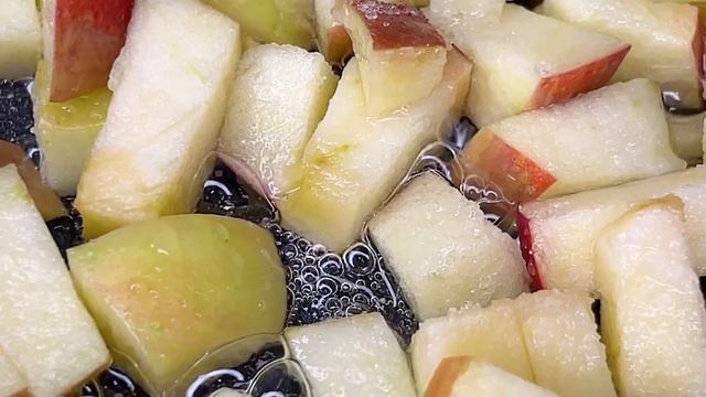 Der berühmte italienische Apfelkuchen mit Haferflocken, der ganz schnell auf der Zunge zergeht! смотреть онлайн