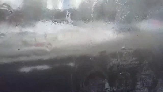 Мороз нарисовал церковь с куполами на стекле автобуса в Сретение Господне в Костанае 15.02.17 смотреть онлайн