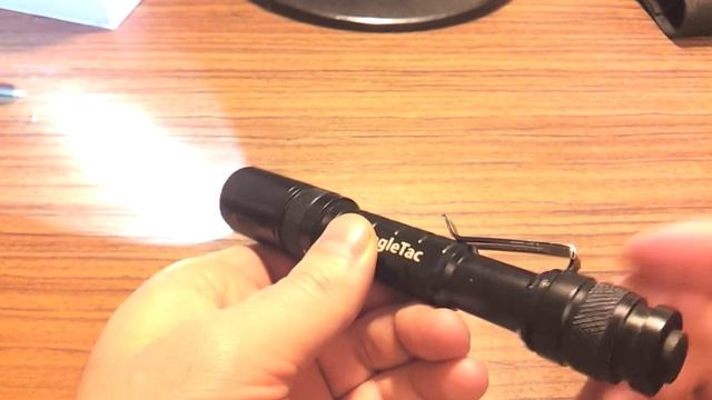 Лучший фонарик на батарейках АА EagleTac P20A2 MKII смотреть онлайн