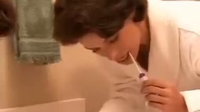 Hydro Floss oral irrigator - Care and Use смотреть онлайн