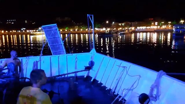 Ночной ГЕЛЕДНЖИК, ПРОГУЛКА НА ТЕПЛОХОДЕ, (ПРИЧАЛили)) смотреть онлайн
