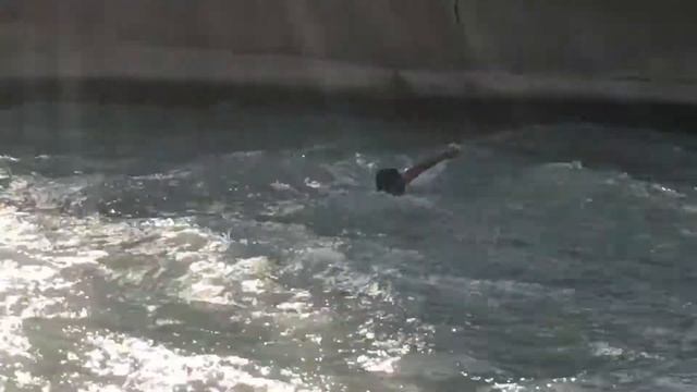 Утонули в реку