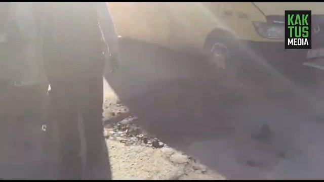 Водители маршруток самолично залатали ямы на одной из улиц Бишкека смотреть онлайн