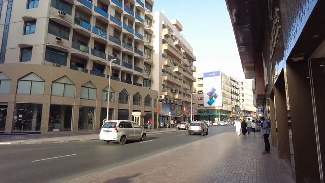 Старый город Дубай. Быстро убежали.